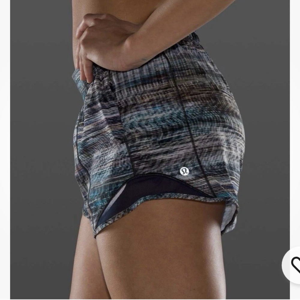 Lululemon Hotty Hot shorts size 6